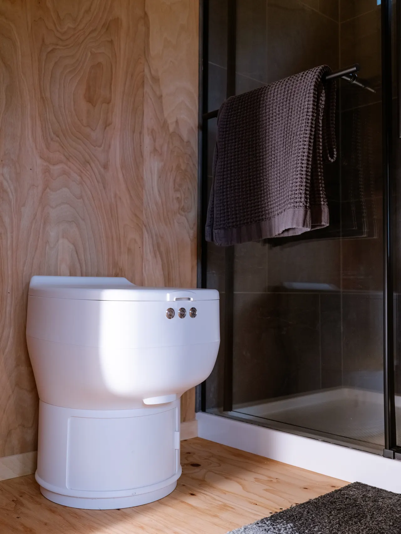 Toilet in an OGC 200